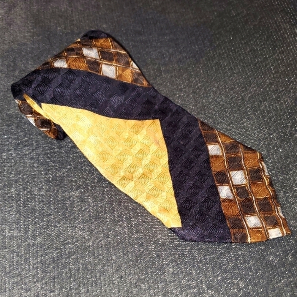 Tie with Bold Patterns - NEW